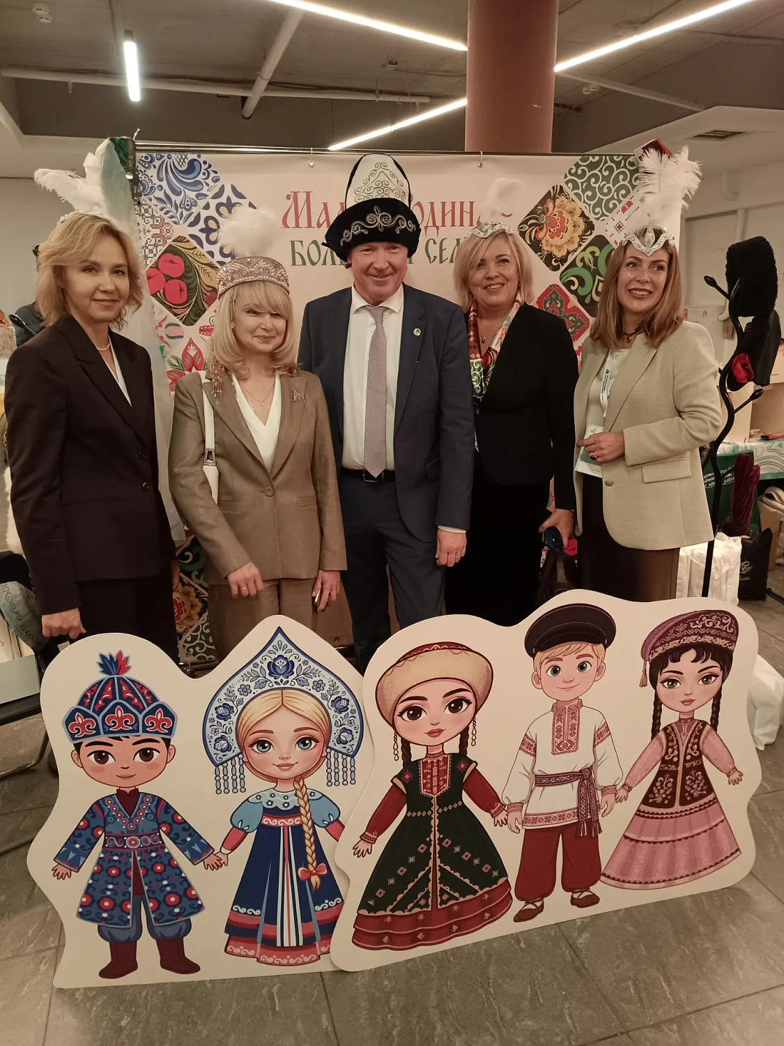  ИЗДЕЛИЯ, СОЗДАННЫЕ ДЕТЬМИ В СЕМЕЙНЫХ МАСТЕРСКИХ КУРГАНСКОЙ ОБЛАСТИ, БЫЛИ ПРЕДСТАВЛЕНЫ НА XVII ВСЕРОССИЙСКОМ ФОРУМЕ «ВМЕСТЕ — РАДИ ДЕТЕЙ! В ФОКУСЕ — СЕМЬЯ!»